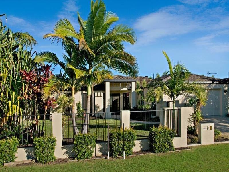 4 Lang Street, Pelican Waters QLD 4551