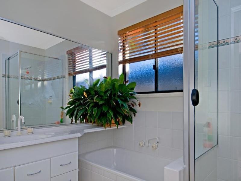 4 Lang Street, Pelican Waters QLD 4551