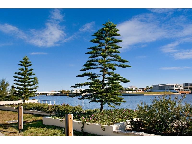 26 Bellanboe Circuit, Pelican Waters QLD 4551