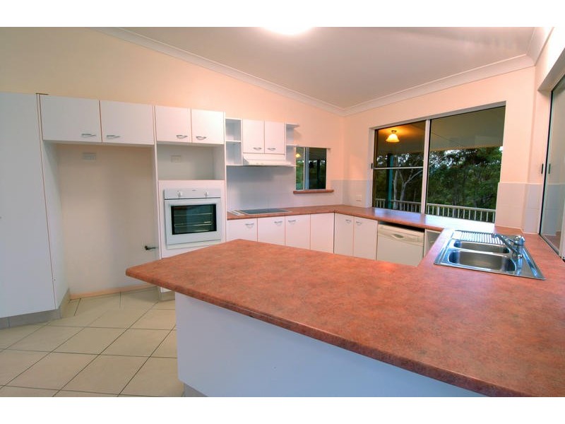 17 Forest Oak Court, Tanawha QLD 4556