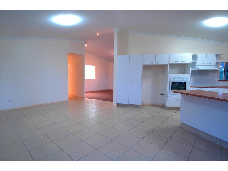 17 Forest Oak Court, Tanawha QLD 4556