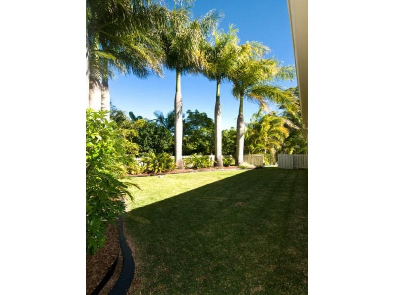 1 Dunk Place, Little Mountain QLD 4551