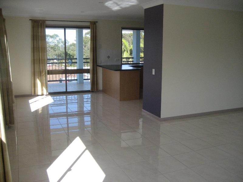 1/2 Thrush Street, Caloundra QLD 4551