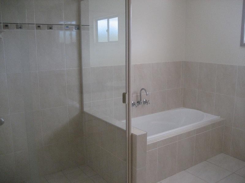 1/2 Thrush Street, Caloundra QLD 4551