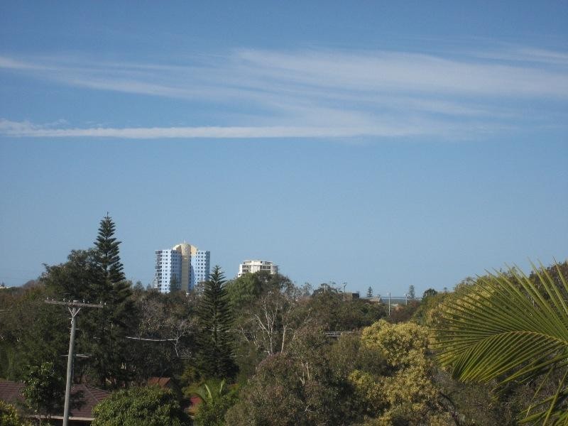 1/2 Thrush Street, Caloundra QLD 4551