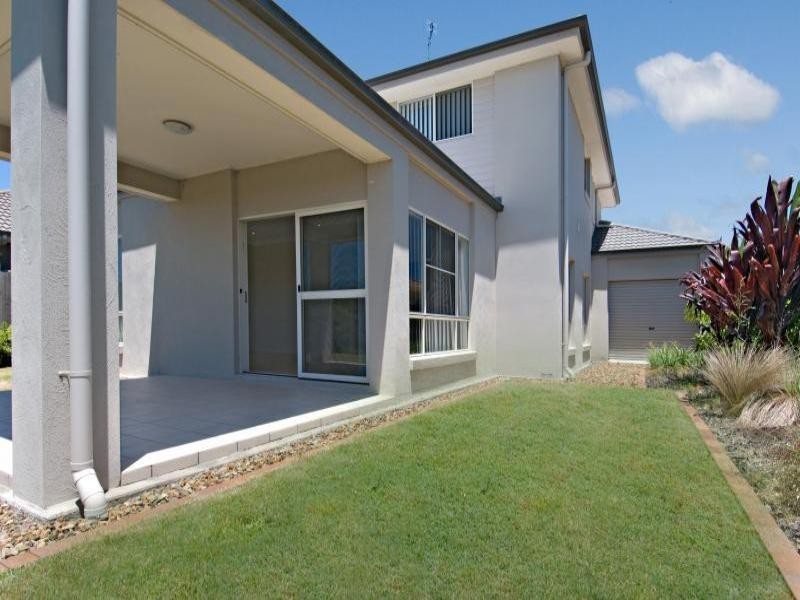 8 Pebbly Creek Crescent, Little Mountain QLD 4551