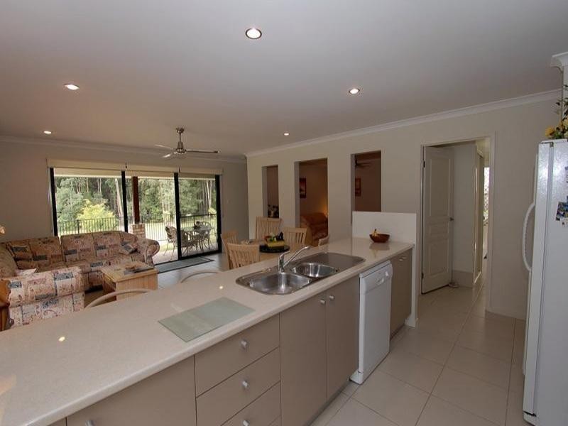 11 Greensboro Place, Little Mountain QLD 4551