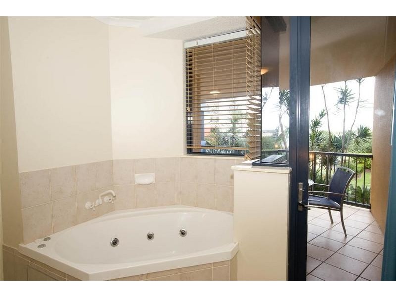 19/38 Grand Pacific, Bulcock Beach Esplanade, Caloundra QLD 4551
