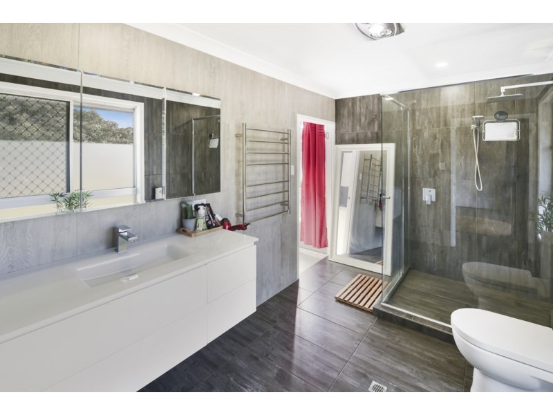 615 Nicklin Way, Wurtulla QLD 4575