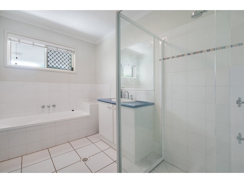 16 Eastern Rise, Little Mountain QLD 4551