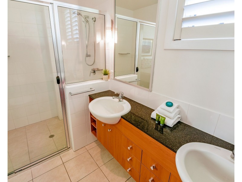Unit 3/2 Merrima Avenue, Kings Beach QLD 4551