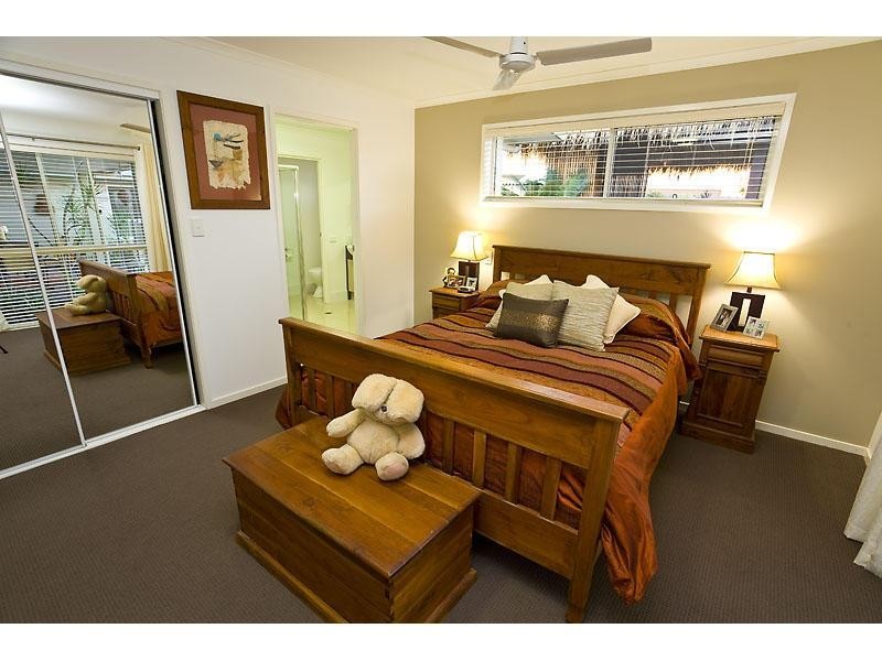 5 Hillview Crescent, Little Mountain QLD 4551