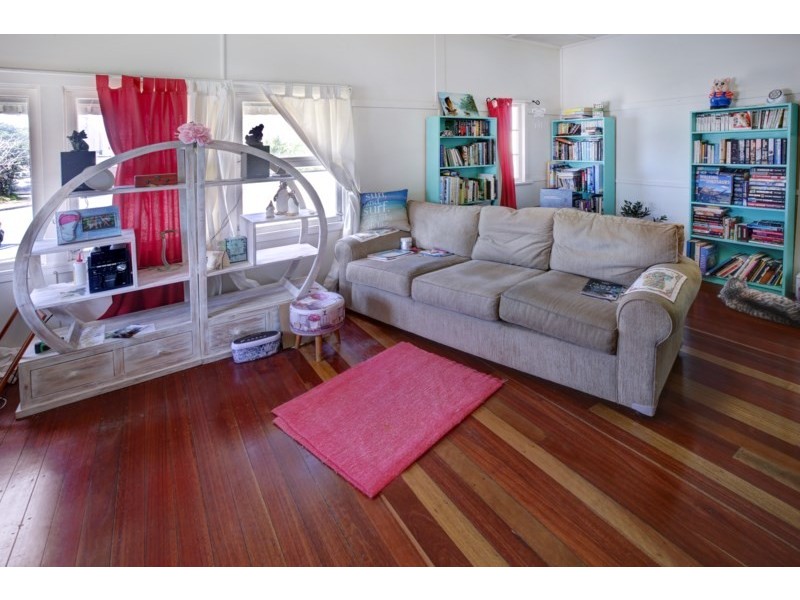 18 Landsborough Parade, Golden Beach QLD 4551