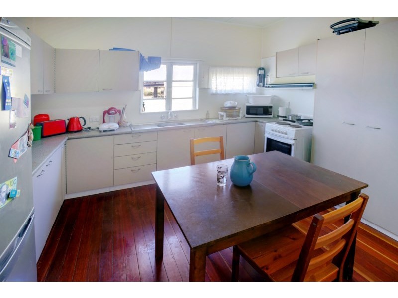 18 Landsborough Parade, Golden Beach QLD 4551