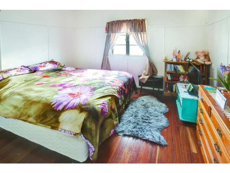 18 Landsborough Parade, Golden Beach QLD 4551