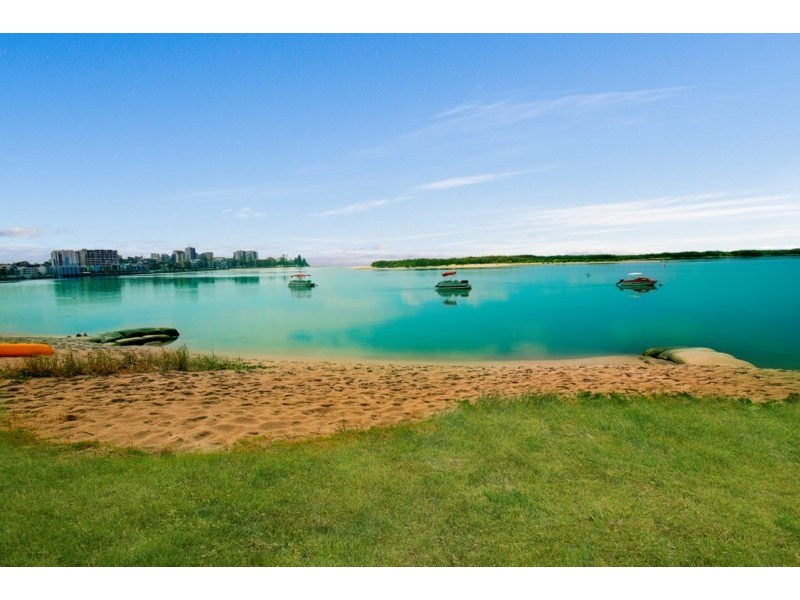 18 Landsborough Parade, Golden Beach QLD 4551