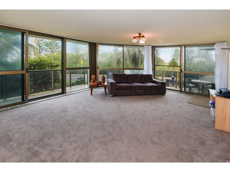 Unit 1/10 Bulcock Beach Esplanade, Caloundra QLD 4551