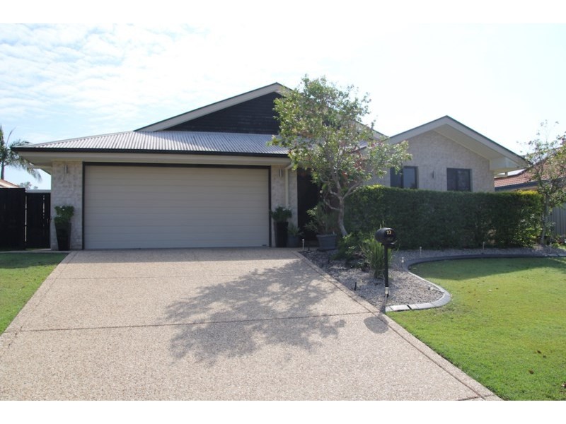 10 Lockyer Place, Pelican Waters QLD 4551