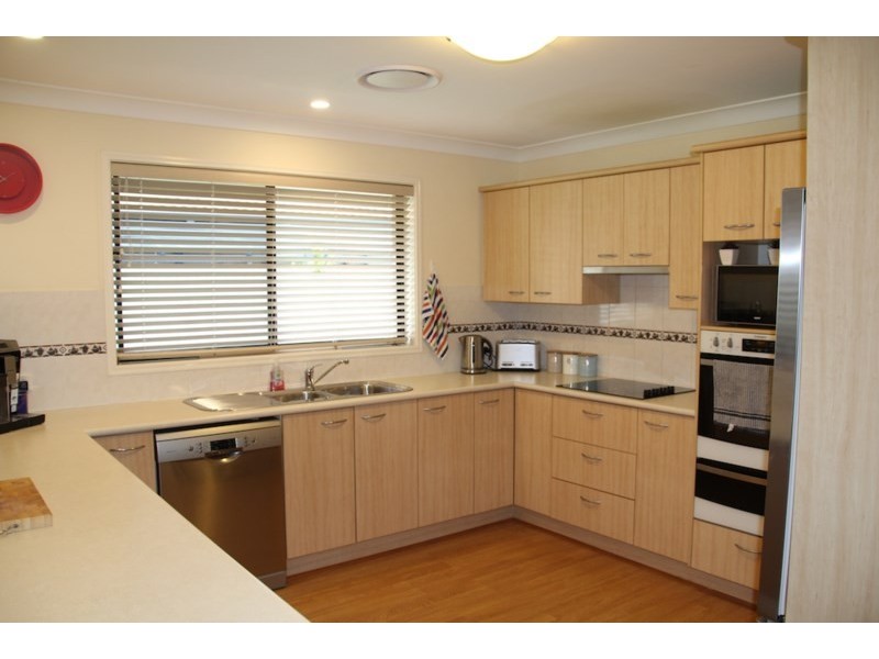 10 Lockyer Place, Pelican Waters QLD 4551