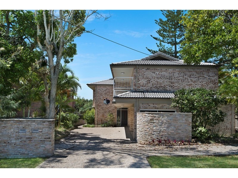 Unit 2/15 Wilson Avenue, Dicky Beach QLD 4551