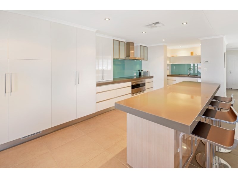 Unit 10 ‘Nimolanca’ 3 Warne Terrace, Kings Beach QLD 4551
