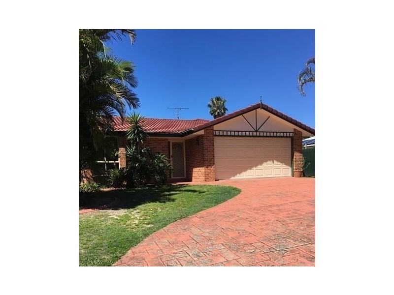 6 Rhodes Place, Aroona QLD 4551