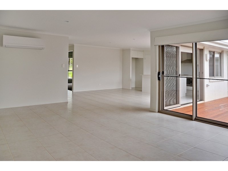 1/2 Haslewood Court, Meridan Plains QLD 4551
