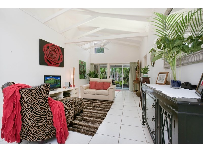 Unit 1/5 Gamban Esplanade, Currimundi QLD 4551