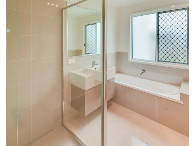 95 Springs Drive, Meridan Plains QLD 4551