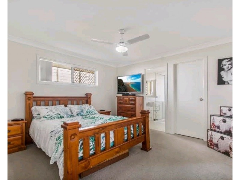 9 Highland Terrace, Little Mountain QLD 4551