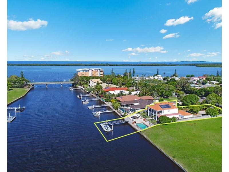 13 Pelican Waters Boulevard, Pelican Waters QLD 4551