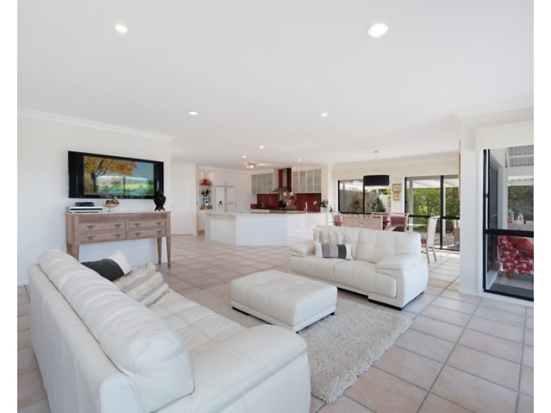 13 Pelican Waters Boulevard, Pelican Waters QLD 4551