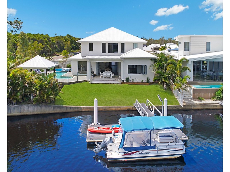 2 North Point Crescent, Pelican Waters QLD 4551