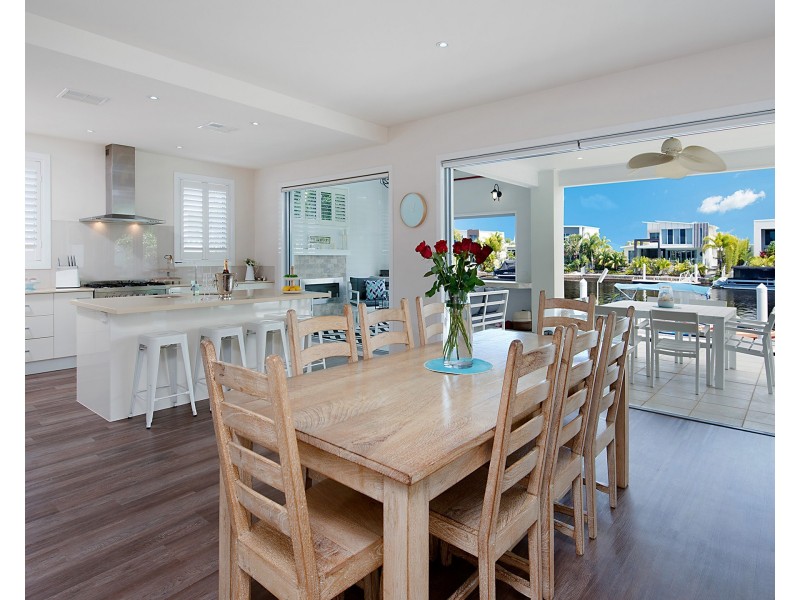 2 North Point Crescent, Pelican Waters QLD 4551