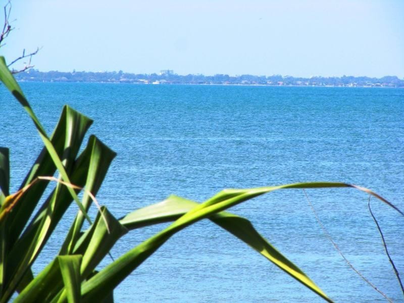 25 Coronation Avenue, Beachmere QLD 4510