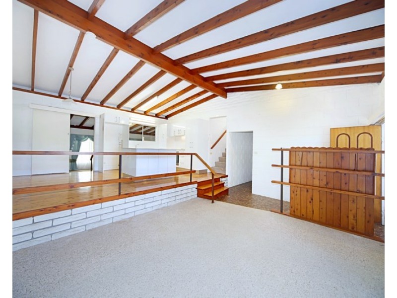 10 Oxley Street, Golden Beach QLD 4551