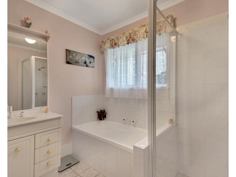 22 Athenree Place, Little Mountain QLD 4551