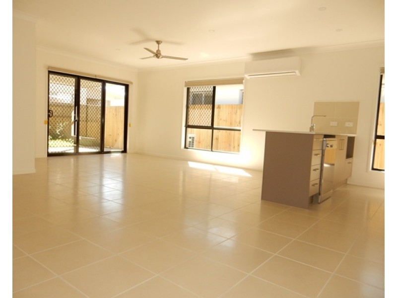 8 Jasper Street, Caloundra West QLD 4551