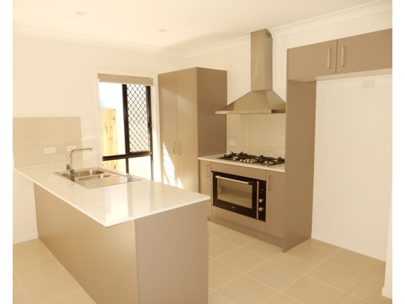 8 Jasper Street, Caloundra West QLD 4551