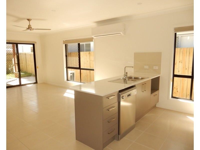 8 Jasper Street, Caloundra West QLD 4551