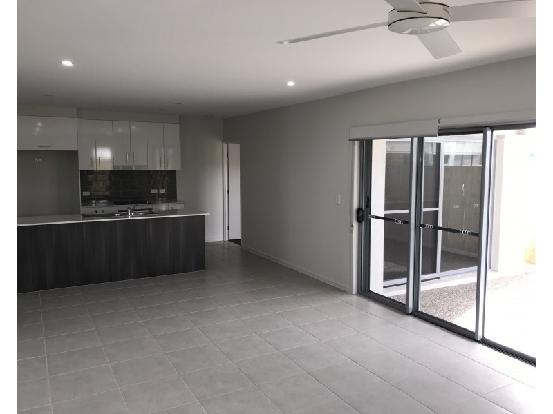 68 Meredith Crescent, Caloundra West QLD 4551