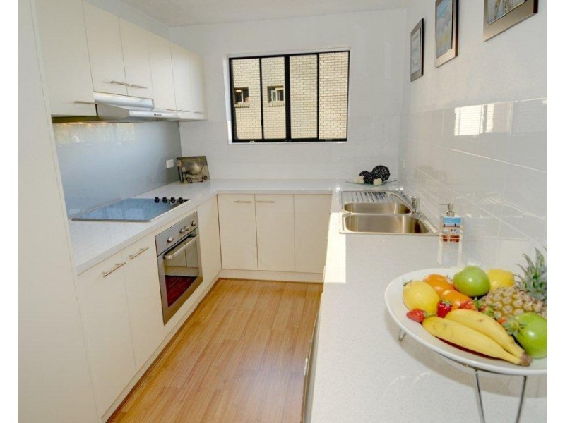 Unit 4/1 Sykes Avenue, Kings Beach QLD 4551