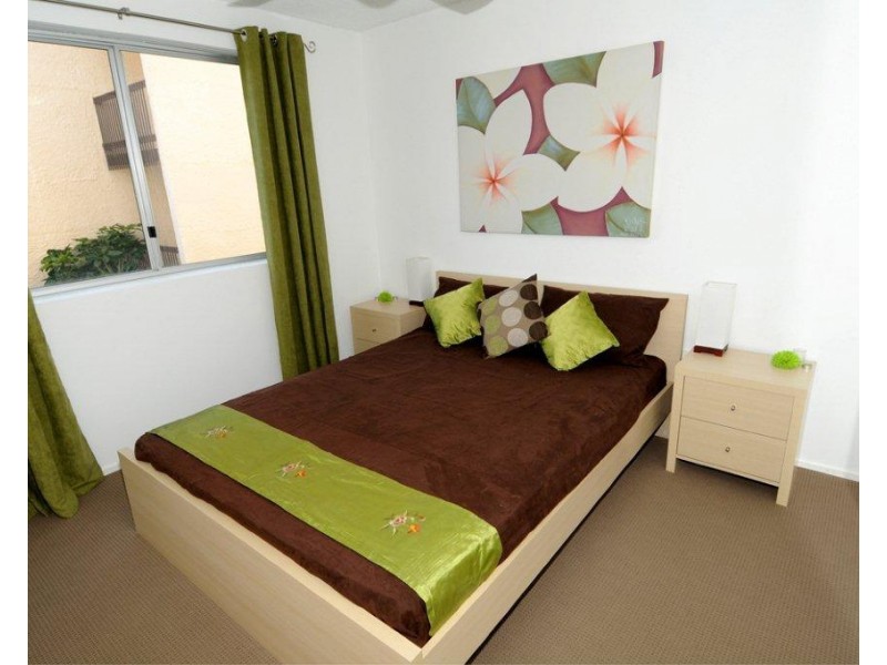 Unit 4/1 Sykes Avenue, Kings Beach QLD 4551