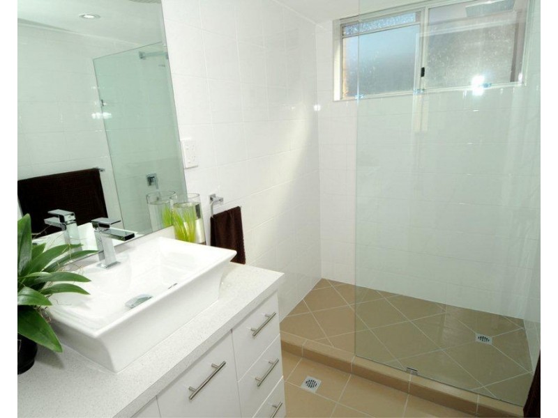 Unit 4/1 Sykes Avenue, Kings Beach QLD 4551