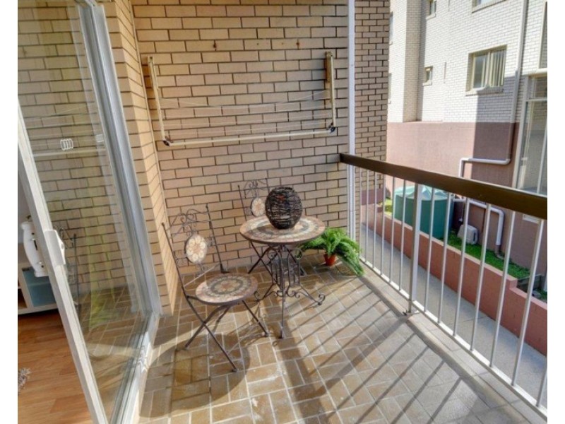 Unit 4/1 Sykes Avenue, Kings Beach QLD 4551