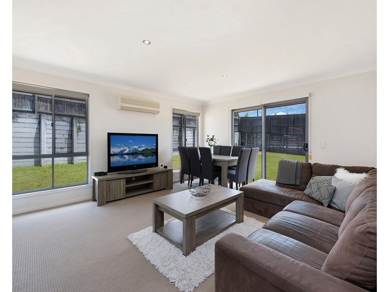 13 Middle Park Street, Little Mountain QLD 4551