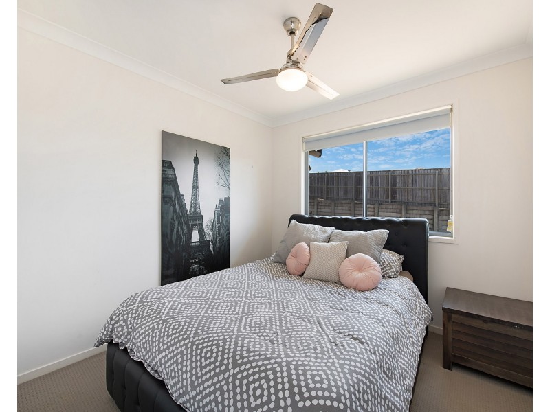 13 Middle Park Street, Little Mountain QLD 4551