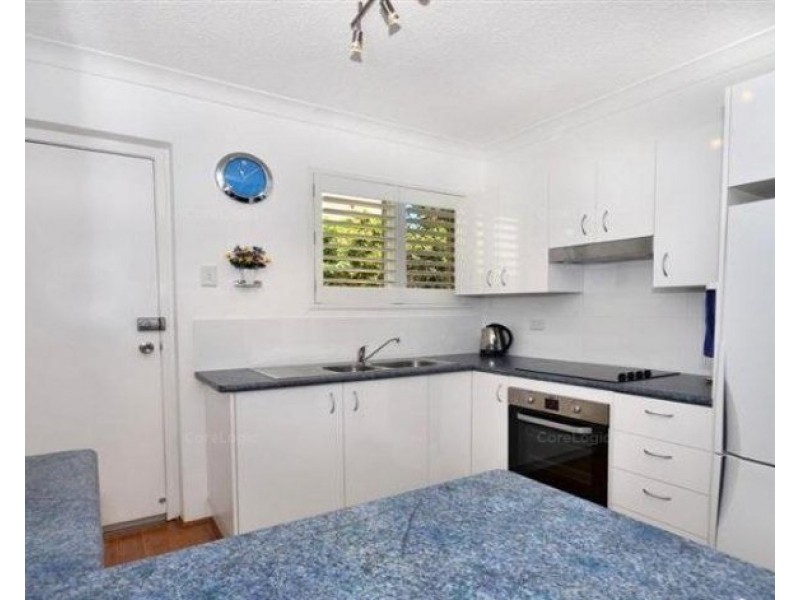 2/79 Esplanade, Golden Beach QLD 4551