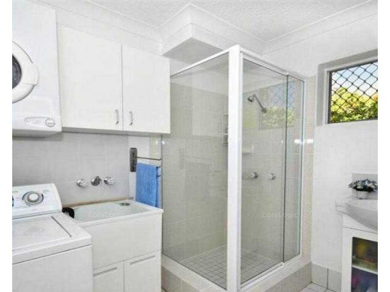 2/79 Esplanade, Golden Beach QLD 4551