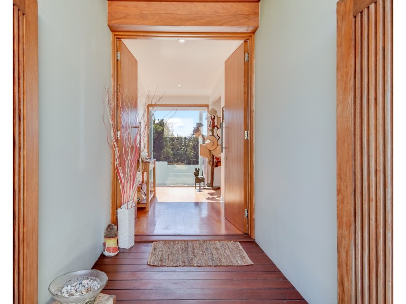 10 Victoria Terrace, Shelly Beach QLD 4551